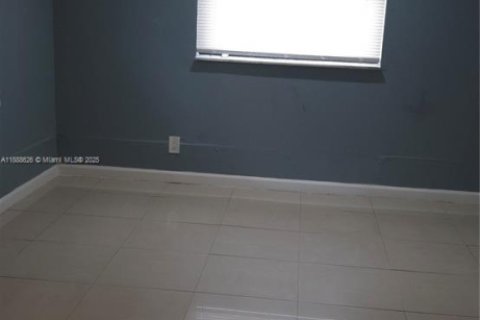Immobilier commercial à louer à Fort Lauderdale, Floride: 1 chambre, 155.33 m2 № 1945399 - photo 7
