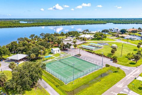Villa ou maison à vendre à Punta Gorda, Floride: 3 chambres, 128.3 m2 № 2412690 - photo 29