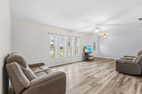 Villa ou maison à vendre à Punta Gorda, Floride: 3 chambres, 128.3 m2 № 2412690 - photo 8