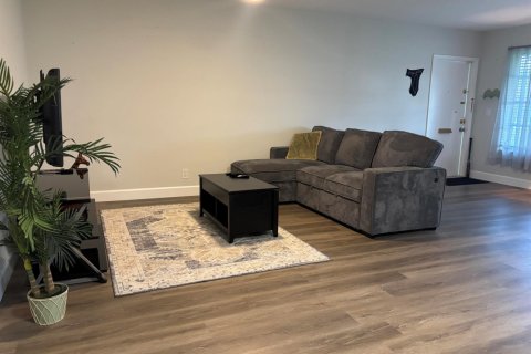 Condo in Boynton Beach, Florida, 1 bedroom № 2182864 - photo 10