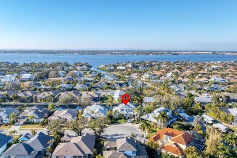 House in Bradenton, Florida 4 bedrooms, 284.37 sq.m. № 2220827 - photo 15