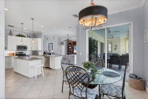 House in Bradenton, Florida 4 bedrooms, 284.37 sq.m. № 2220827 - photo 30