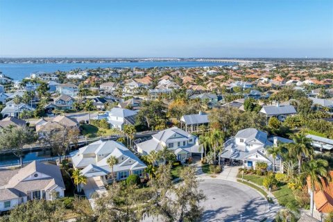 House in Bradenton, Florida 4 bedrooms, 284.37 sq.m. № 2220827 - photo 5