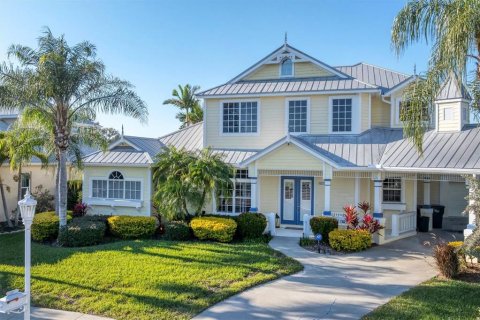 House in Bradenton, Florida 4 bedrooms, 284.37 sq.m. № 2220827
