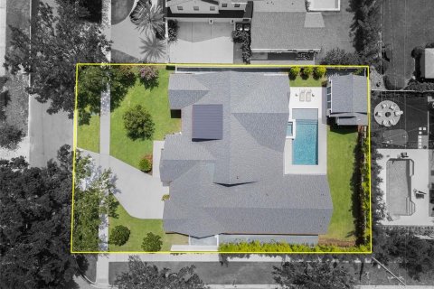 House in Orlando, Florida 5 bedrooms, 342.72 sq.m. № 2238425 - photo 8