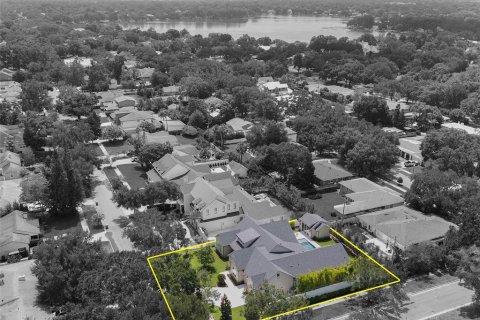 House in Orlando, Florida 5 bedrooms, 342.72 sq.m. № 2238425 - photo 3