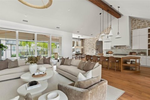 House in Orlando, Florida 5 bedrooms, 342.72 sq.m. № 2238425 - photo 15