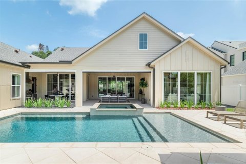 House in Orlando, Florida 5 bedrooms, 342.72 sq.m. № 2238425 - photo 6
