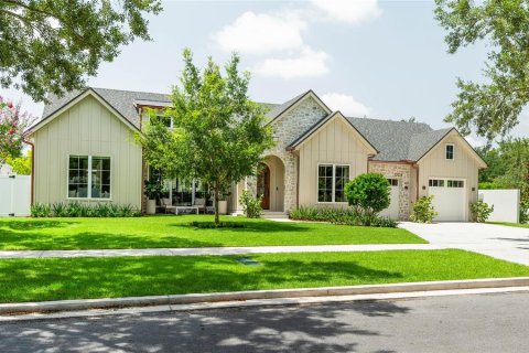 House in Orlando, Florida 5 bedrooms, 342.72 sq.m. № 2238425 - photo 9