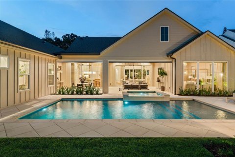 House in Orlando, Florida 5 bedrooms, 342.72 sq.m. № 2238425 - photo 4
