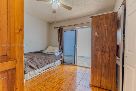 Casa en venta en Miami, Florida, 4 dormitorios, 164.9 m2 № 2053784 - foto 16