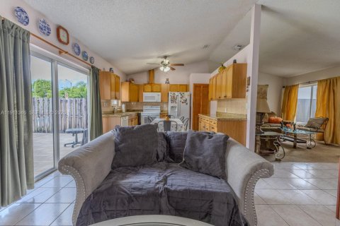 Casa en venta en Miami, Florida, 4 dormitorios, 164.9 m2 № 2053784 - foto 8