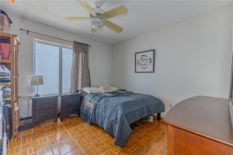 Casa en venta en Miami, Florida, 4 dormitorios, 164.9 m2 № 2053784 - foto 11