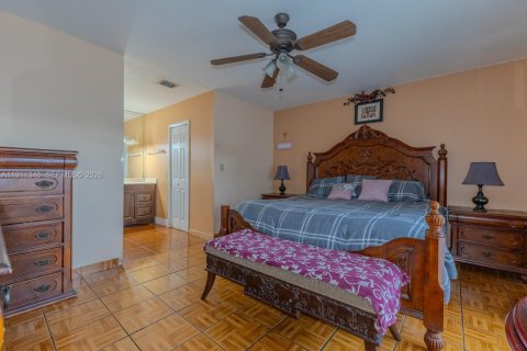 Casa en venta en Miami, Florida, 4 dormitorios, 164.9 m2 № 2053784 - foto 10