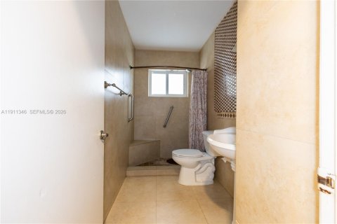 Casa en venta en Miami, Florida, 4 dormitorios, 164.9 m2 № 2053784 - foto 12
