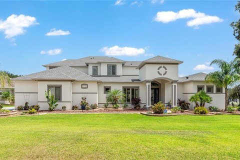 Casa en venta en Fruitland Park, Florida, 5 dormitorios, 357.21 m2 № 1777143 - foto 1