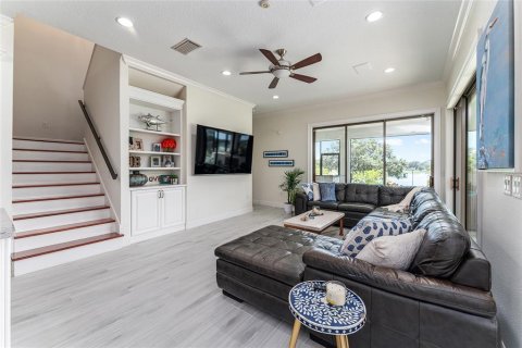 Villa ou maison à vendre à Fruitland Park, Floride: 5 chambres, 357.21 m2 № 1777143 - photo 18