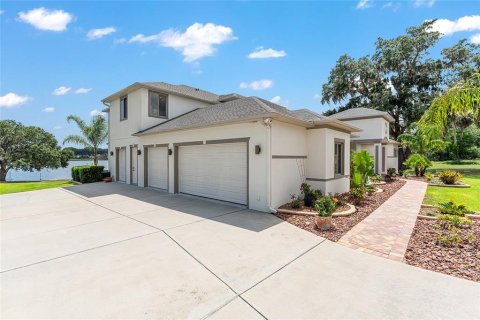 Villa ou maison à vendre à Fruitland Park, Floride: 5 chambres, 357.21 m2 № 1777143 - photo 4