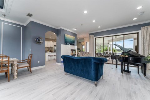 Casa en venta en Fruitland Park, Florida, 5 dormitorios, 357.21 m2 № 1777143 - foto 8