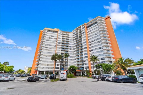 Condo in Miami, Florida, 1 bedroom № 2075235 - photo 28