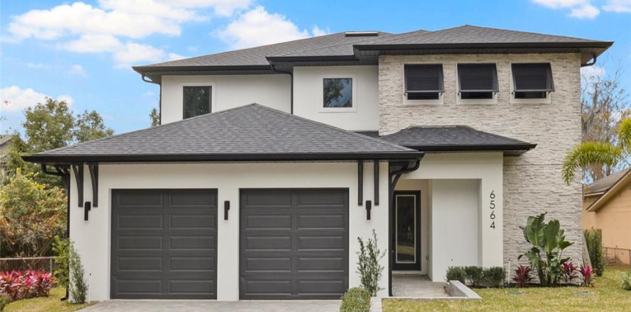 House in Windermere, Florida 5 bedrooms, 342.34 sq.m. № 1541420
