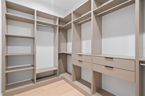Купить виллу или дом в Уиндермир, Флорида 9 комнат, 342.34м2, № 1541420 - фото 22