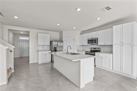 Villa ou maison à vendre à New Smyrna Beach, Floride: 5 chambres, 248.42 m2 № 2431939 - photo 12