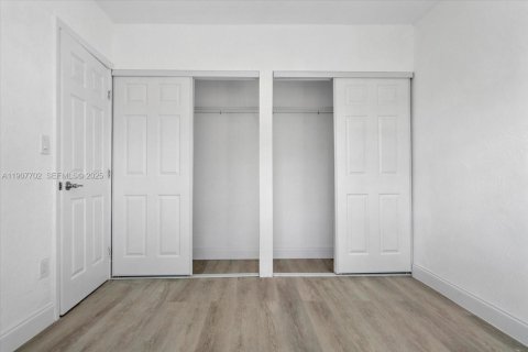 Villa ou maison à vendre à North Miami Beach, Floride: 3 chambres, 152.36 m2 № 2035776 - photo 16