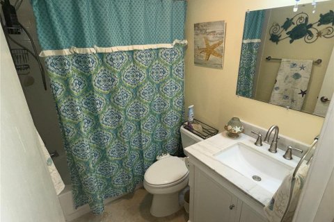 Condo in Saint Petersburg, Florida, 2 bedrooms  № 2215558 - photo 29