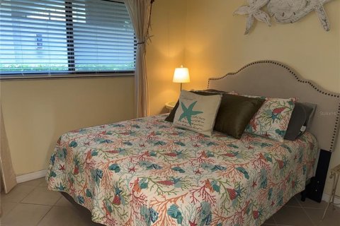 Condo in Saint Petersburg, Florida, 2 bedrooms  № 2215558 - photo 28