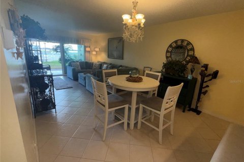 Condo in Saint Petersburg, Florida, 2 bedrooms  № 2215558 - photo 6