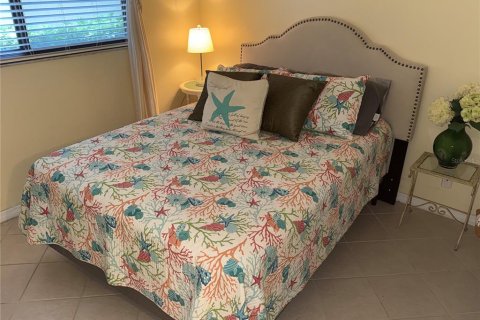 Condo in Saint Petersburg, Florida, 2 bedrooms  № 2215558 - photo 27