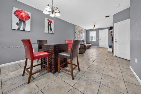 Touwnhouse à vendre à Homestead, Floride: 4 chambres, 178 m2 № 2436214 - photo 6