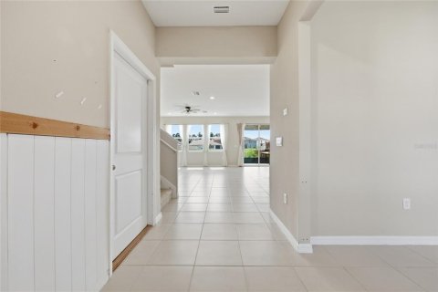 House in NORTH PARK ISLE in Plant City, Florida 4 bedrooms, 254.37 sq.m. № 2115108 - photo 11