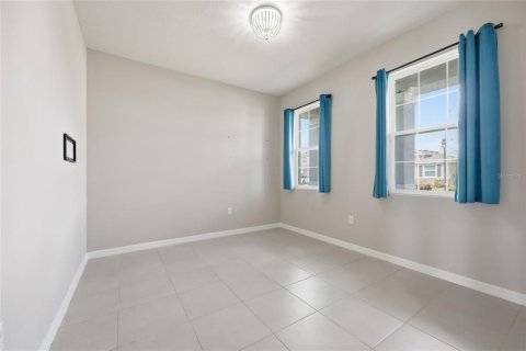 House in NORTH PARK ISLE in Plant City, Florida 4 bedrooms, 254.37 sq.m. № 2115108 - photo 13