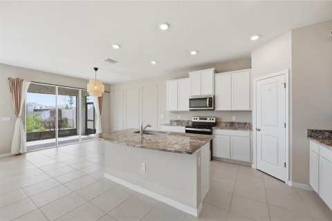 House in NORTH PARK ISLE in Plant City, Florida 4 bedrooms, 254.37 sq.m. № 2115108 - photo 15