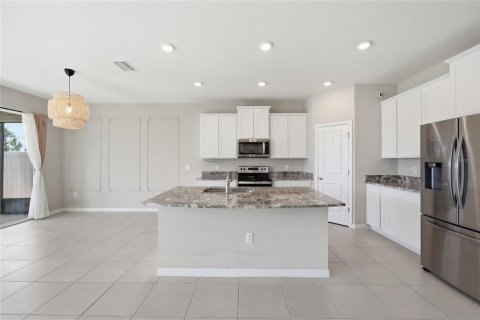 House in NORTH PARK ISLE in Plant City, Florida 4 bedrooms, 254.37 sq.m. № 2115108 - photo 16