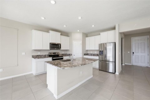 House in NORTH PARK ISLE in Plant City, Florida 4 bedrooms, 254.37 sq.m. № 2115108 - photo 17