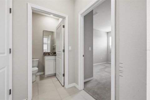 House in NORTH PARK ISLE in Plant City, Florida 4 bedrooms, 254.37 sq.m. № 2115108 - photo 23
