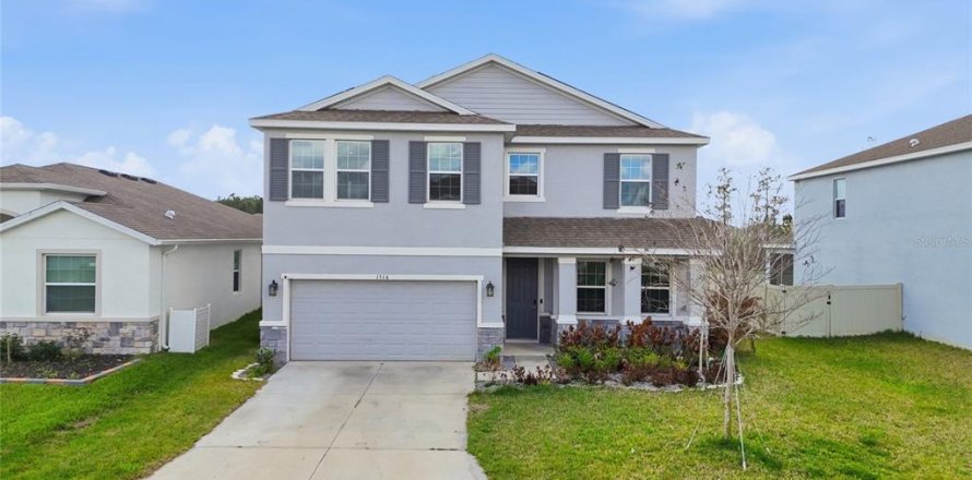 House in NORTH PARK ISLE in Plant City, Florida 4 bedrooms, 254.37 sq.m. № 2115108