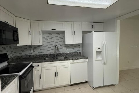 Condo in Tampa, Florida, 3 bedrooms  № 1837850 - photo 8