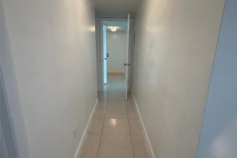 Condo in Tampa, Florida, 3 bedrooms  № 1837850 - photo 9