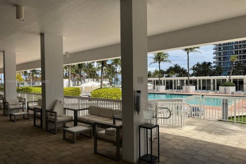 Condo in Bal Harbour, Florida, 2 bedrooms  № 1862807 - photo 14