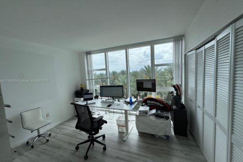 Condo in Bal Harbour, Florida, 2 bedrooms  № 1862807 - photo 4