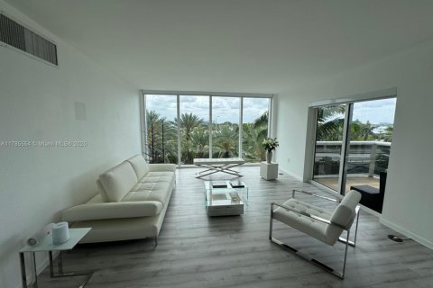 Condo in Bal Harbour, Florida, 2 bedrooms  № 1862807 - photo 2