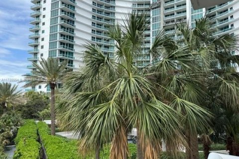 Condo in Bal Harbour, Florida, 2 bedrooms  № 1862807 - photo 15