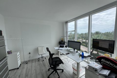 Condo in Bal Harbour, Florida, 2 bedrooms  № 1862807 - photo 5