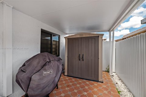 Condominio en venta en Hialeah Gardens, Florida, 3 dormitorios, 117.99 m2 № 2046086 - foto 25