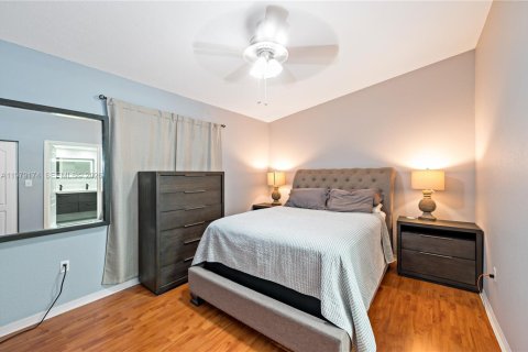 Condominio en venta en Hialeah Gardens, Florida, 3 dormitorios, 117.99 m2 № 2046086 - foto 13