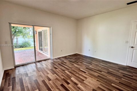 House in Miramar, Florida 4 bedrooms, 212.75 sq.m. № 1929793 - photo 19